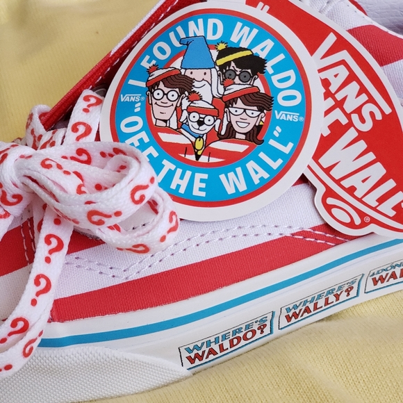 Vans Shoes - Vans❓Where's Waldo❓International Stripes